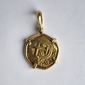 Gold 2 Escudos Shipwreck Coin Pendant, 1690s, Bogota